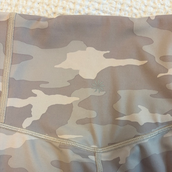 Athleta elation 7/8 tight camo medium - Picture 5 of 9
